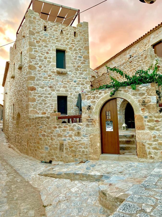 Vetilios Lithos Boutique Hotel Néon Oítilon Kültér fotó