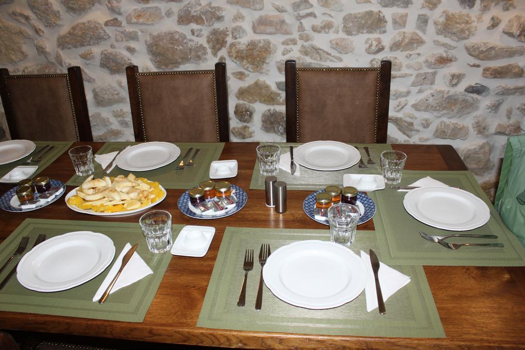 Vetilios Lithos Boutique Hotel Néon Oítilon Kültér fotó