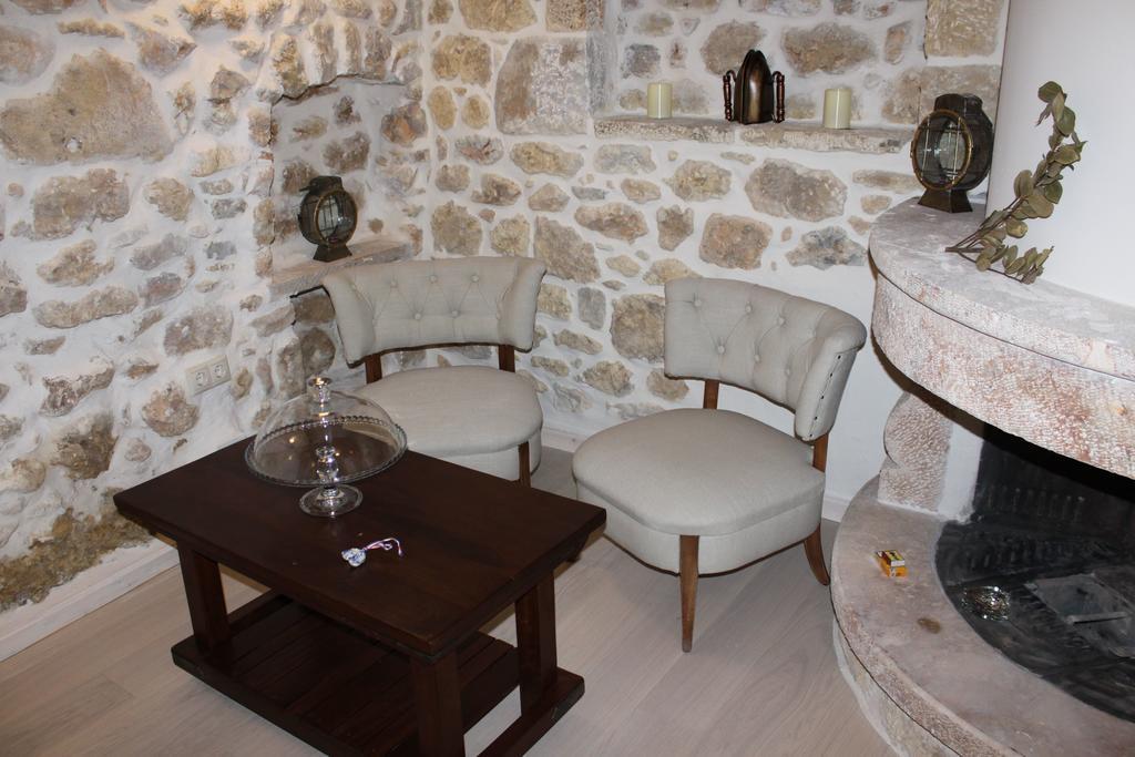 Vetilios Lithos Boutique Hotel Néon Oítilon Kültér fotó