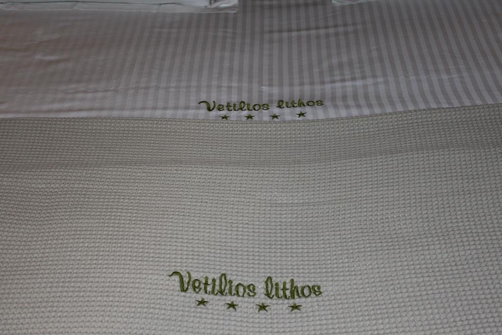 Vetilios Lithos Boutique Hotel Néon Oítilon Kültér fotó