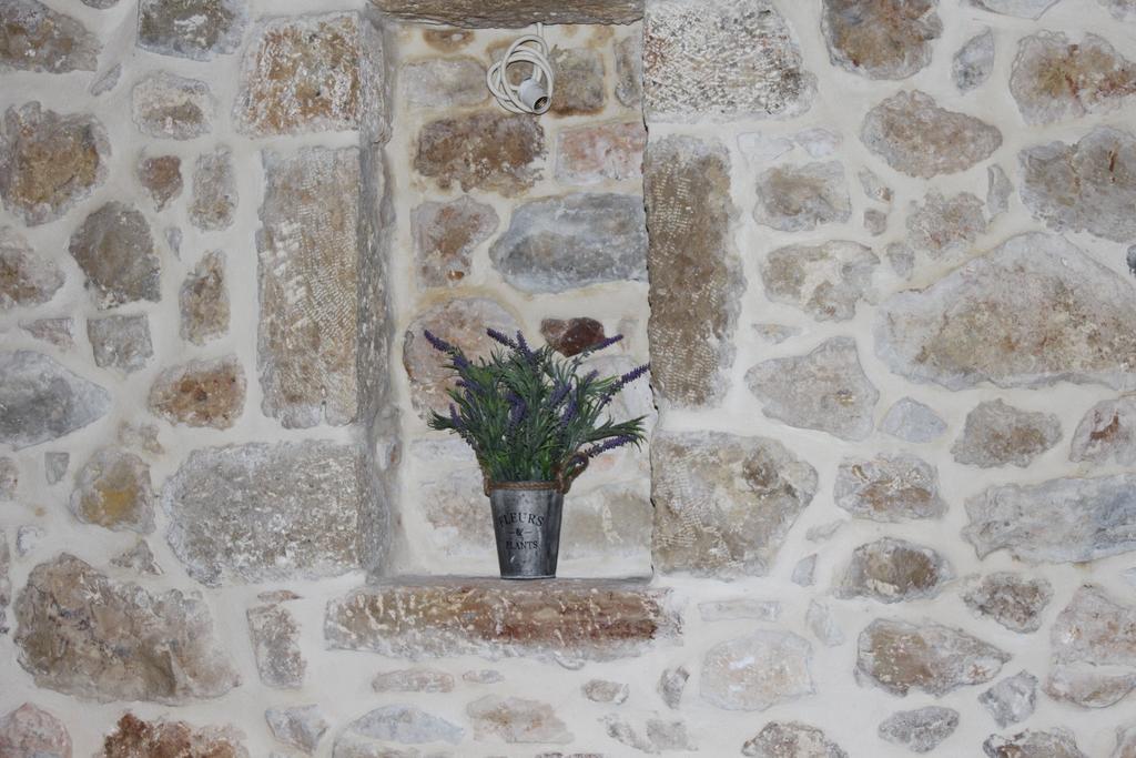 Vetilios Lithos Boutique Hotel Néon Oítilon Kültér fotó