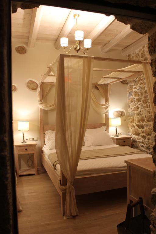 Vetilios Lithos Boutique Hotel Néon Oítilon Kültér fotó