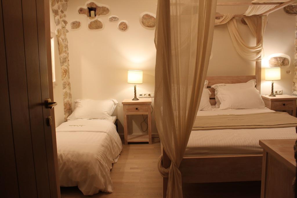 Vetilios Lithos Boutique Hotel Néon Oítilon Kültér fotó