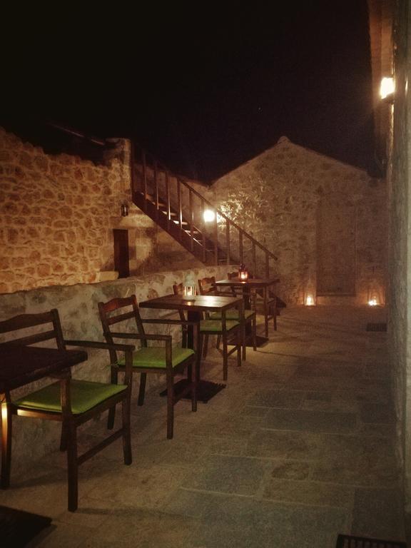 Vetilios Lithos Boutique Hotel Néon Oítilon Kültér fotó