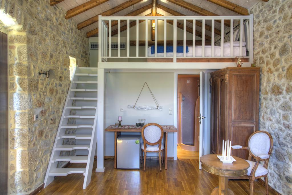 Vetilios Lithos Boutique Hotel Néon Oítilon Kültér fotó