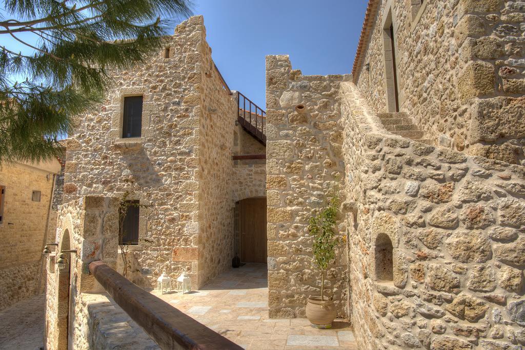 Vetilios Lithos Boutique Hotel Néon Oítilon Kültér fotó