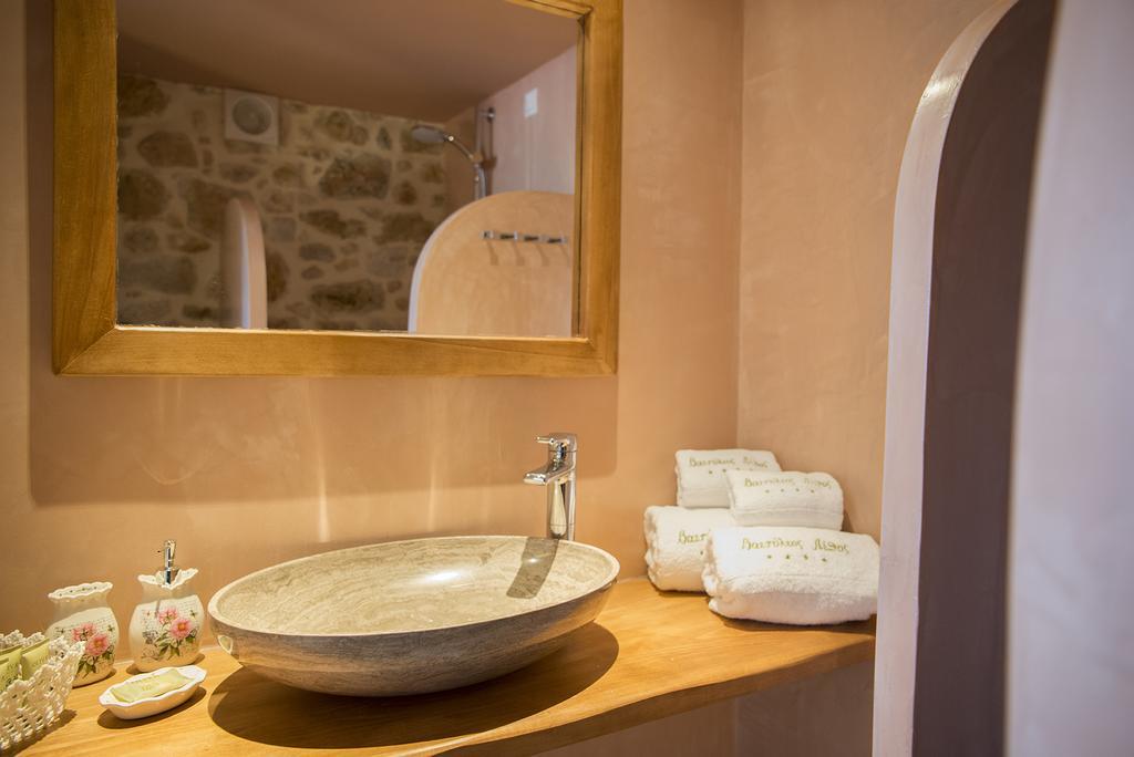 Vetilios Lithos Boutique Hotel Néon Oítilon Kültér fotó