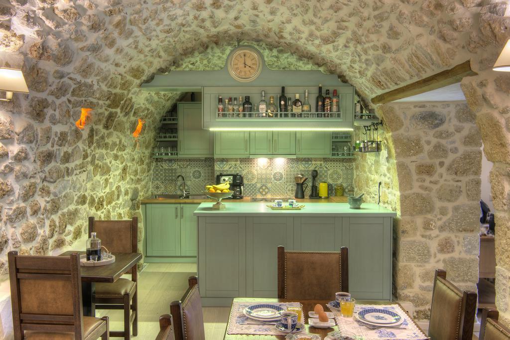 Vetilios Lithos Boutique Hotel Néon Oítilon Kültér fotó